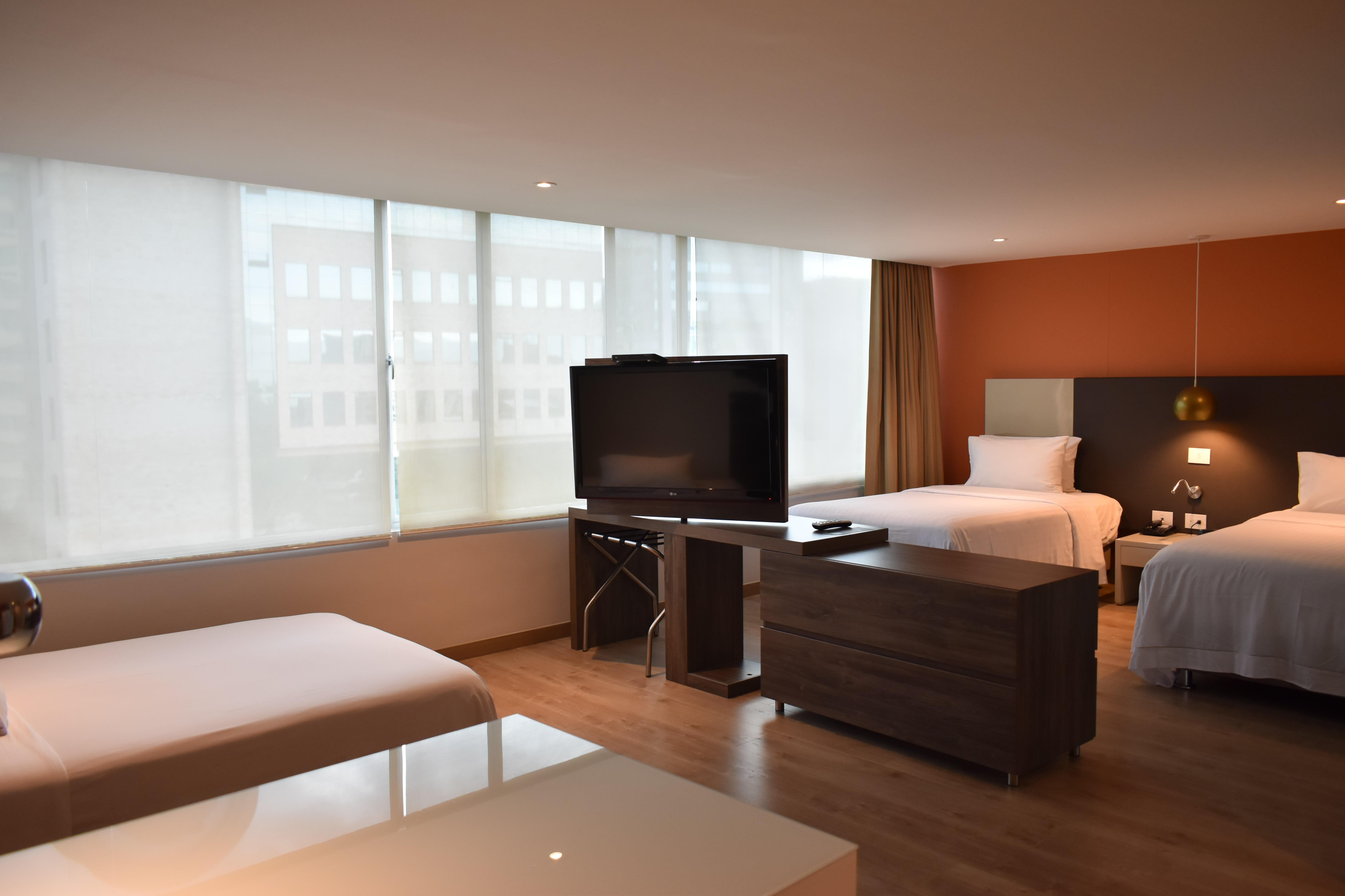 Hotel Holiday Inn Express & Suites Medellin By Ihg Exterior foto
