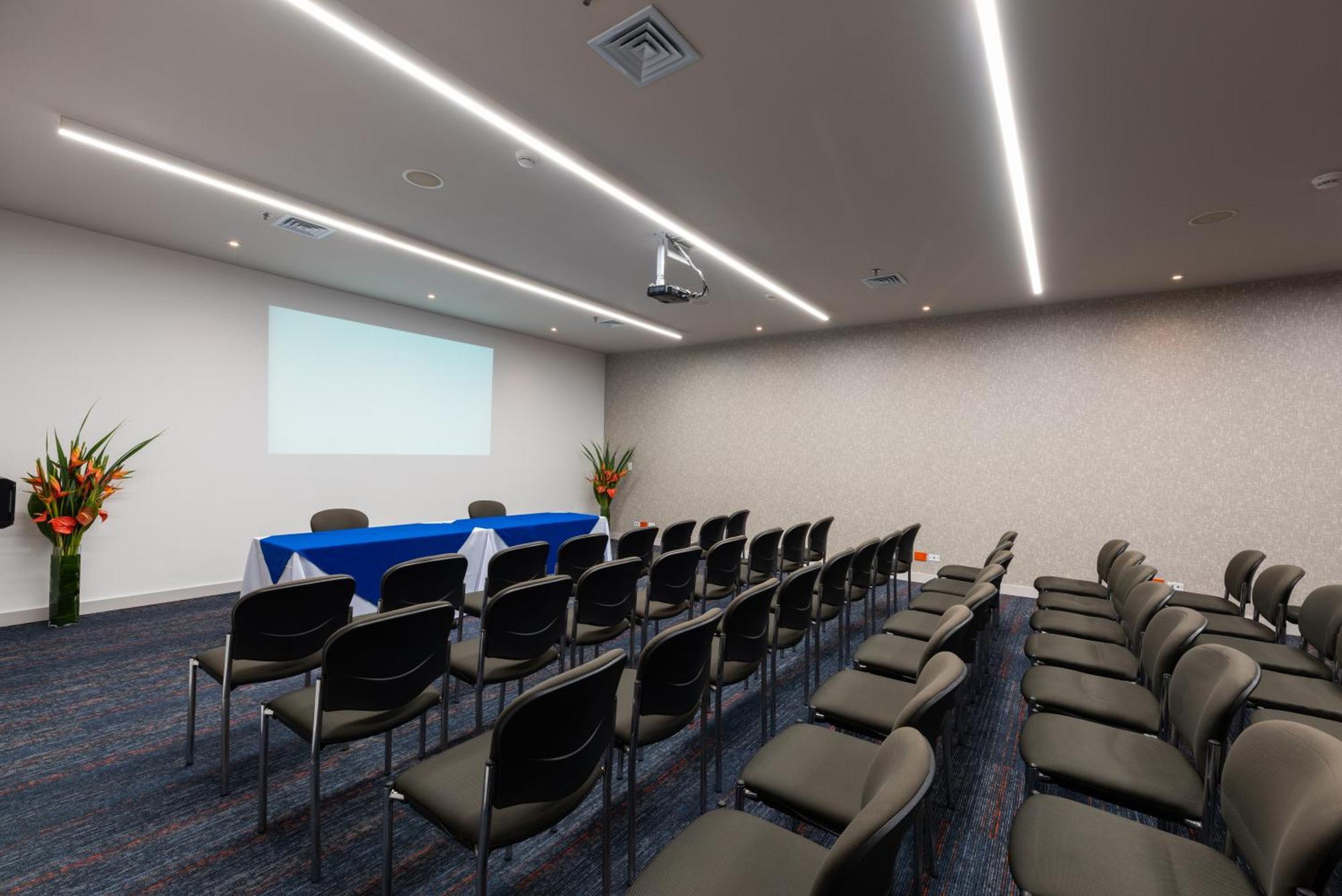 Hotel Holiday Inn Express & Suites Medellin By Ihg Exterior foto
